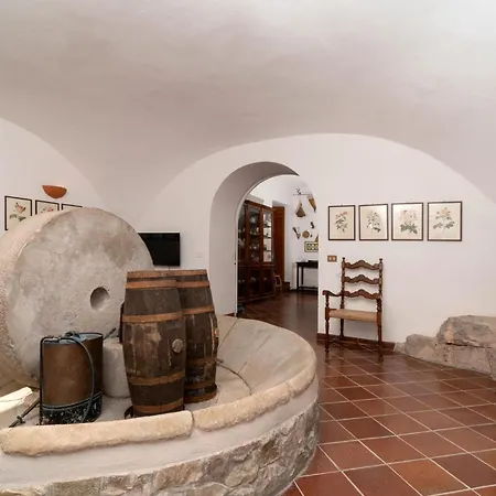 Appartamento Antico Casale Ruoppo-1 By Interhome